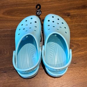 NWT Croc light blue/aqua